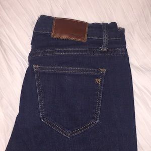 Madewell dark wash skinnies in 26